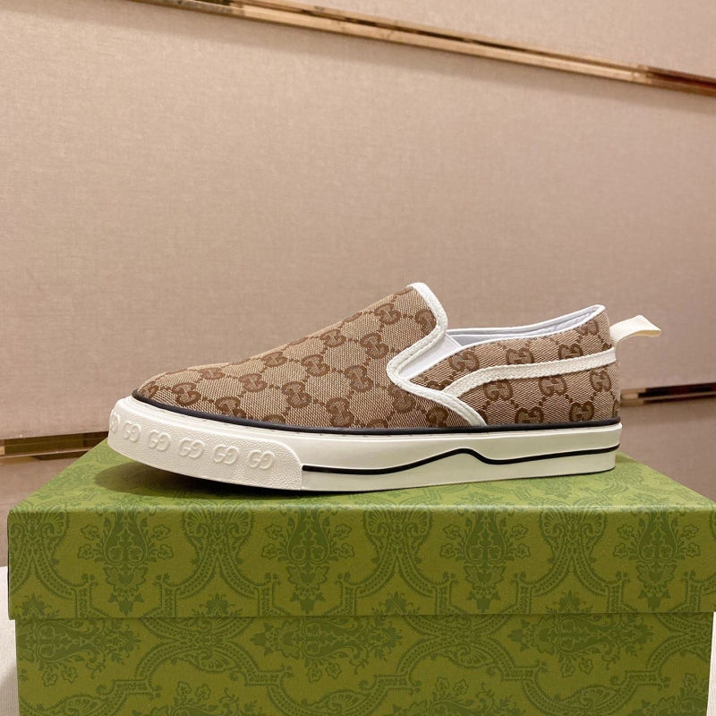G*u*i casual shoes